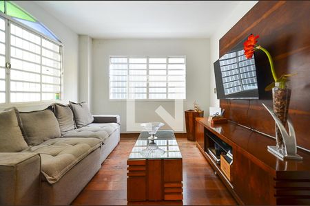 Sala de TV de casa à venda com 8 quartos, 420m² em Palmares, Belo Horizonte