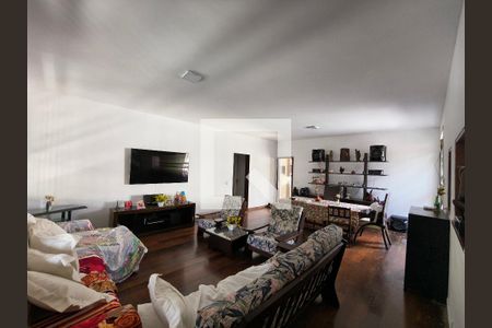 Casa para alugar com 4 quartos, 1300m² em Taquara, Rio de Janeiro