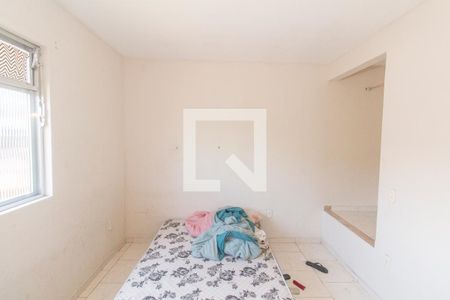 Quarto 1 de casa para alugar com 2 quartos, 100m² em Marechal Hermes, Rio de Janeiro