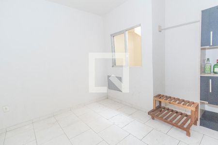 Quarto 2 de casa para alugar com 2 quartos, 100m² em Marechal Hermes, Rio de Janeiro