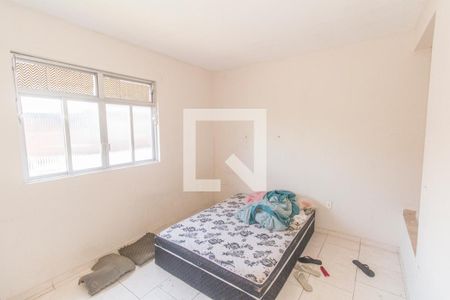 Quarto 1 de casa para alugar com 2 quartos, 100m² em Marechal Hermes, Rio de Janeiro