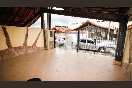 Garagem de casa para alugar com 2 quartos, 166m² em Maracanã, Praia Grande