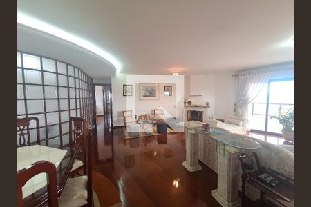 Apartamento para alugar com 4 quartos, 210m² em Centro, Suzano