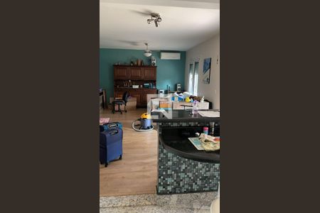 Sala de casa de condomínio para alugar com 3 quartos, 198m² em Residencial Barão do Café, Campinas