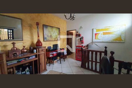 Casa à venda com 3 quartos, 500m² em Quitaúna, Osasco