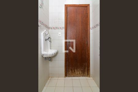 Lavabo de casa à venda com 4 quartos, 350m² em Nova Gameleira, Belo Horizonte