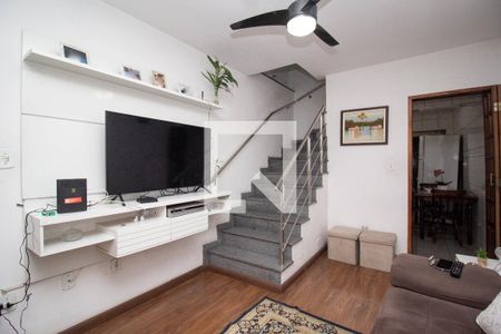 Sala de casa para alugar com 4 quartos, 150m² em Vila Bancaria Munhoz, São Paulo