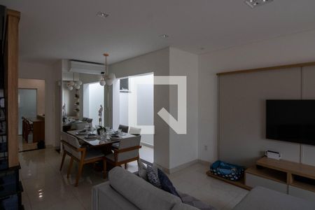 Sala de casa à venda com 3 quartos, 131m² em Vila Talarico, São Paulo