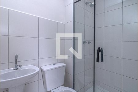 banheiro social_1 de apartamento para alugar com 2 quartos, 43m² em Jardim Imperador (zona Sul), São Paulo