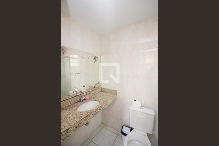 Banheiro da Suíte de apartamento à venda com 3 quartos, 58m² em Fonte Grande, Contagem