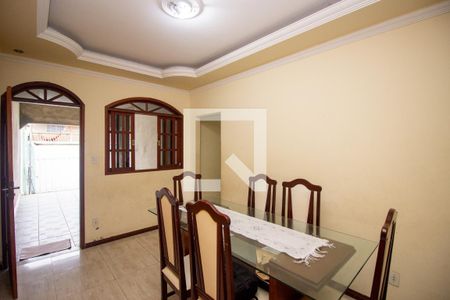 Sala de casa à venda com 5 quartos, 160m² em Sapucaias, Contagem