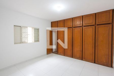 Suite de casa para alugar com 5 quartos, 420m² em Santa Mônica, Uberlândia