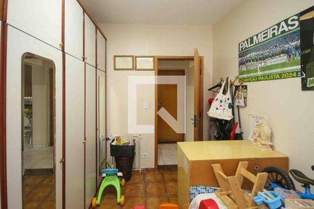 Casa à venda com 3 quartos, 250m² em Jardim Sapopemba, São Paulo