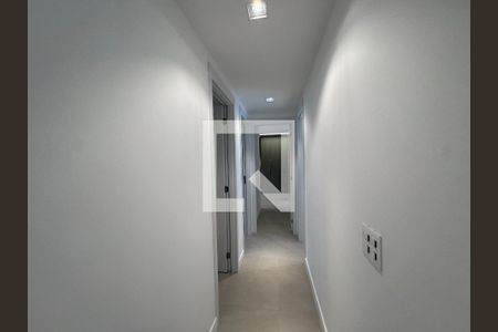 Corredor de apartamento para alugar com 3 quartos, 125m² em Barra da Tijuca, Rio de Janeiro