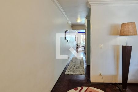 Corredor de casa à venda com 3 quartos, 192m² em Jardim Calux, São Bernardo do Campo