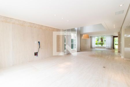 Sala de TV de casa de condomínio para alugar com 3 quartos, 343m² em Campo Comprido, Curitiba