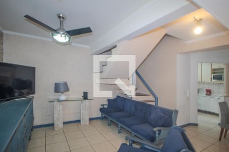 Sala de casa de condomínio para alugar com 4 quartos, 196m² em Vila Assunção, Porto Alegre