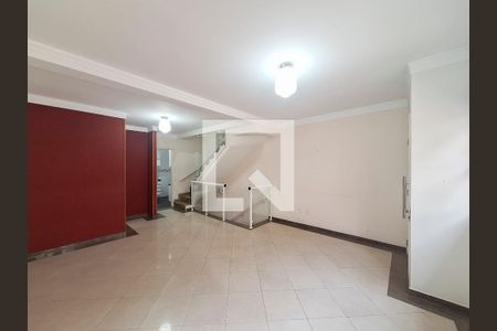 Sala de casa de condomínio para alugar com 3 quartos, 250m² em Imirim, São Paulo