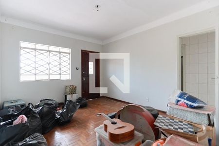 Casa 1 - Sala de casa à venda com 4 quartos, 240m² em Vila Carbone, São Paulo