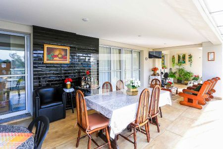 Apartamento para alugar com 3 quartos, 234m² em Jardim Arpoador, São Paulo