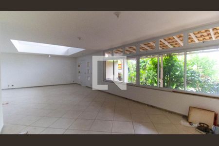 Casa para alugar com 3 quartos, 331m² em Itacoatiara, Niterói