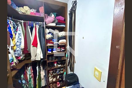 Closet da suíte de casa à venda com 5 quartos, 202m² em Vila Itapegica, Guarulhos