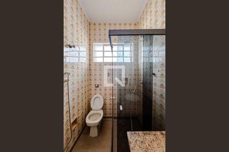 Banheiro da Suíte de casa para alugar com 3 quartos, 218m² em Água Rasa, São Paulo