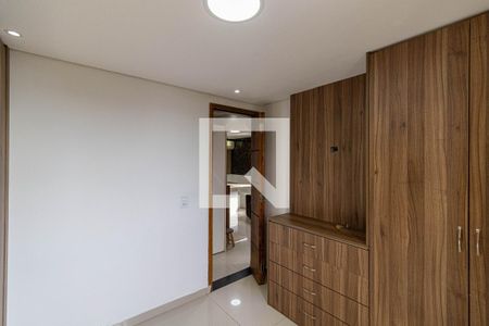 Quarto 2 de apartamento para alugar com 2 quartos, 44m² em Vila Jacuí, São Paulo