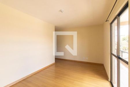 Quarto 1 Suíte de casa para alugar com 3 quartos, 121m² em Novo Mundo, Curitiba