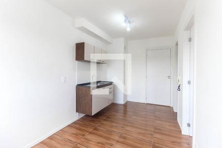 Sala - Cozinha de apartamento para alugar com 1 quarto, 24335m² em Guaianases, São Paulo