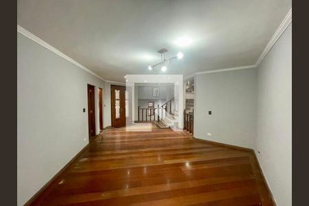 Casa para alugar com 4 quartos, 300m² em Jardim Santa Mena, Guarulhos