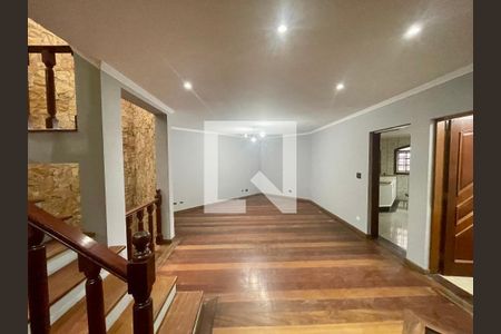 Casa para alugar com 4 quartos, 300m² em Jardim Santa Mena, Guarulhos