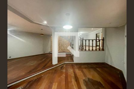 Casa para alugar com 4 quartos, 300m² em Jardim Santa Mena, Guarulhos