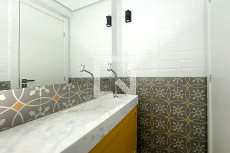 Lavabo de apartamento para alugar com 1 quarto, 49m² em Santa Tereza, Belo Horizonte