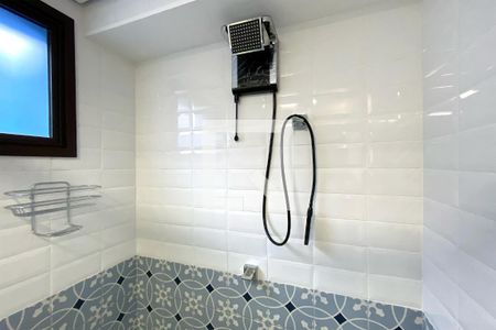Banheiro de apartamento para alugar com 1 quarto, 49m² em Santa Tereza, Belo Horizonte