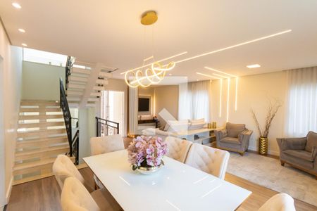 Sala de casa de condomínio para alugar com 4 quartos, 240m² em Vila Albertina, São Paulo