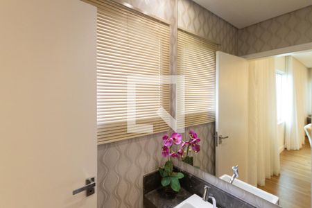 Lavabo de casa de condomínio para alugar com 4 quartos, 240m² em Vila Albertina, São Paulo