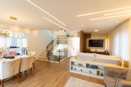 Sala de casa de condomínio para alugar com 4 quartos, 240m² em Vila Albertina, São Paulo