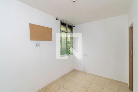 Quarto 1 de apartamento para alugar com 2 quartos, 50m² em Parada de Lucas, Rio de Janeiro