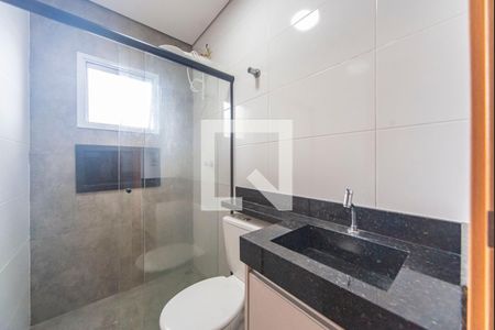 Banheiro de apartamento para alugar com 2 quartos, 56m² em Jardim Santo Alberto, Santo André