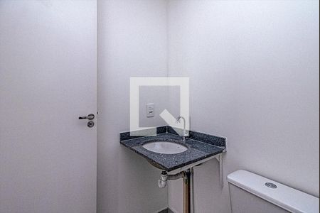 banheiro social_3 de apartamento para alugar com 2 quartos, 60m² em Vila Vermelha, São Paulo