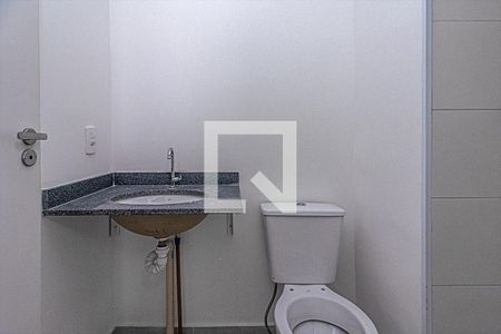 banheiro social_2 de apartamento para alugar com 2 quartos, 60m² em Vila Vermelha, São Paulo