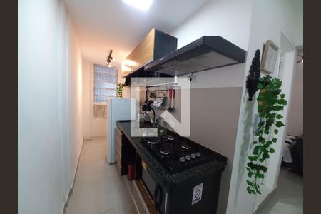 Cozinha de apartamento para alugar com 1 quarto, 43m² em Centro, São Vicente