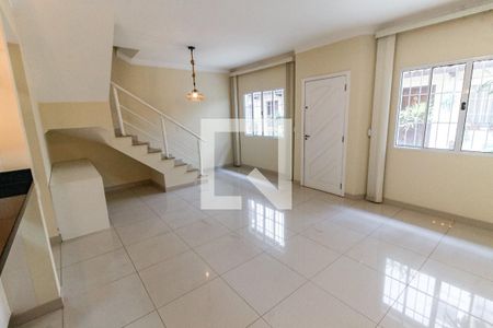 Sala de casa de condomínio para alugar com 3 quartos, 165m² em Jardim Ampliacao, São Paulo