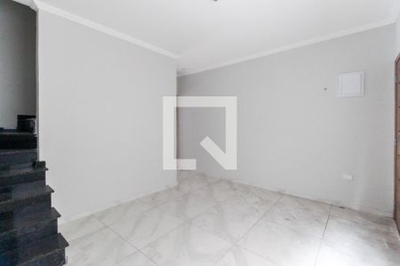 Sala de casa de condomínio para alugar com 2 quartos, 80m² em Vila Curuçá Velha, São Paulo