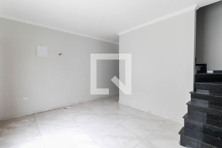 Sala de casa de condomínio para alugar com 2 quartos, 80m² em Vila Curuçá Velha, São Paulo
