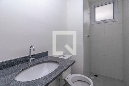 banheiro social_1 de apartamento para alugar com 2 quartos, 42m² em Vila Vermelha, São Paulo