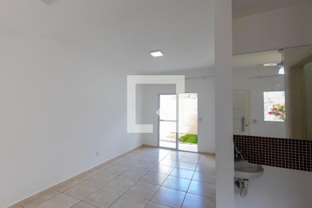 Sala de casa de condomínio à venda com 3 quartos, 97m² em Chácara Primavera, Campinas