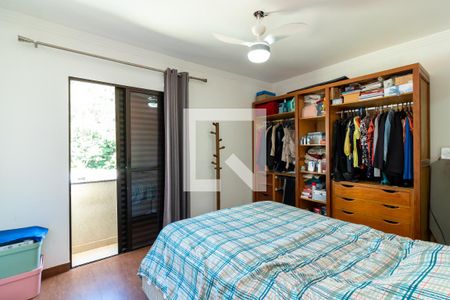 Suíte de casa de condomínio à venda com 3 quartos, 200m² em Conjunto Residencial Santa Terezinha, São Paulo