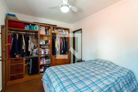 Suíte de casa de condomínio à venda com 3 quartos, 200m² em Conjunto Residencial Santa Terezinha, São Paulo